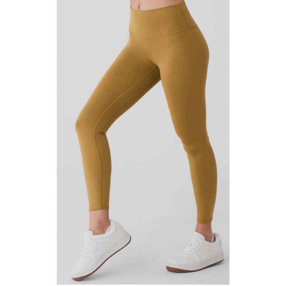 Alo Yoga Airlift Leggings in Gold Size Small